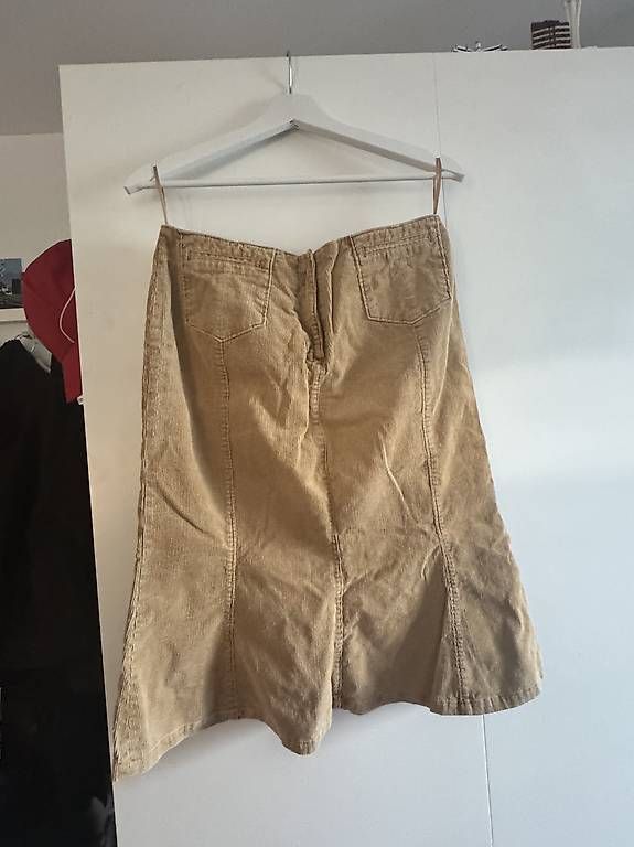 Lotti di vestiti: Kleider und Rock  – Usato da Hünenberg See venduto da luc_lxp9 4