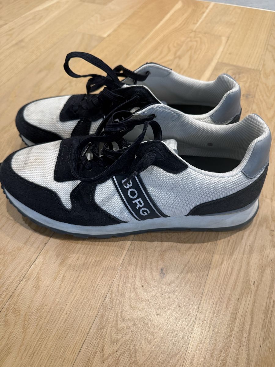 Lacoste Herrenschuhe: 3 Schuhe, Grösse 45 - Top Zustand! – Gebraucht aus Lachen SZ von Jcscherrer 7