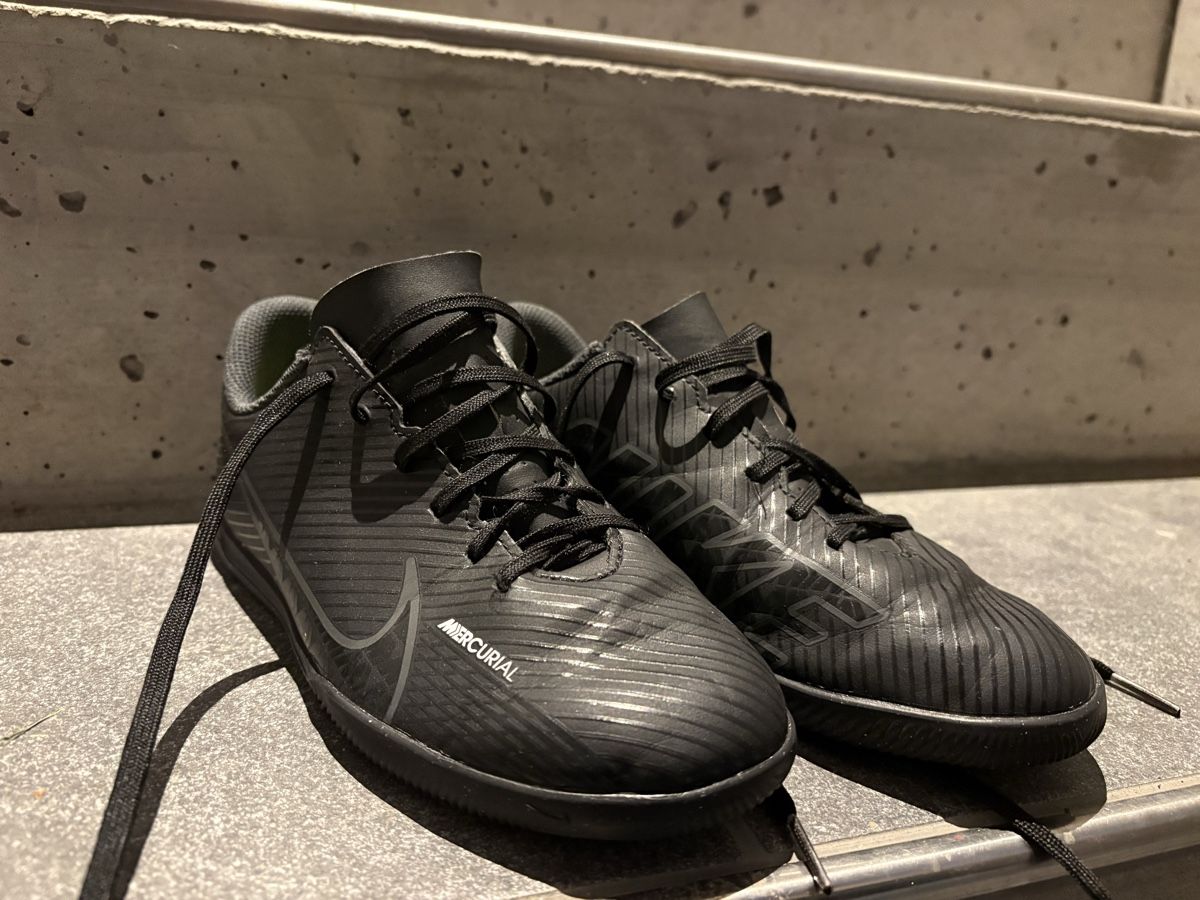 Nike Scarpe da uomo: Nike Mercurial Hallenschuhe Grösse 36 – Usato da Stettfurt venduto da catwoman7 1