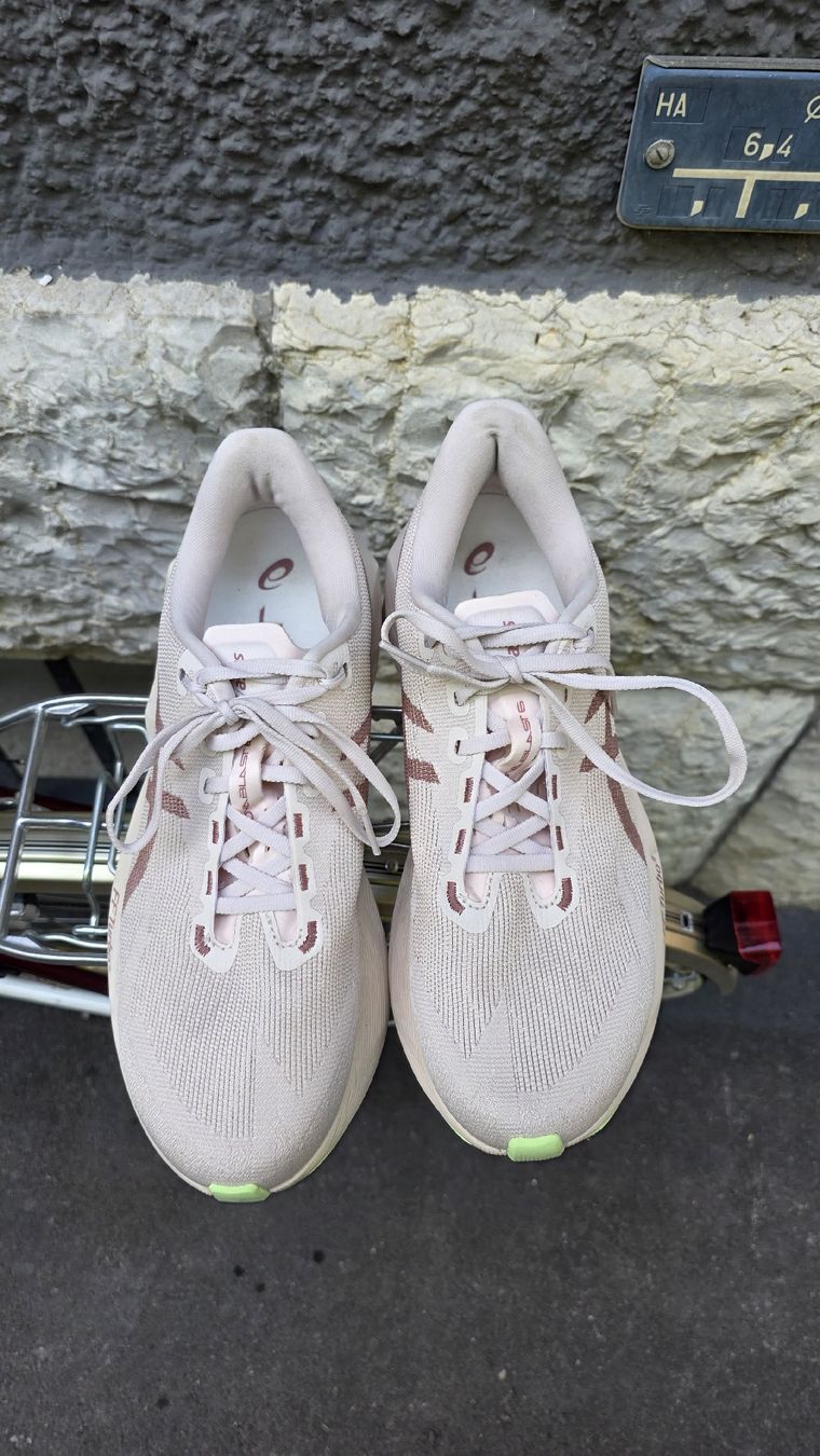Asics Scarpe da uomo: Asics Novablast 6 gr. 42.5 – Nuovo (secondo la descrizione) da Kölliken venduto da pepe_1985 3