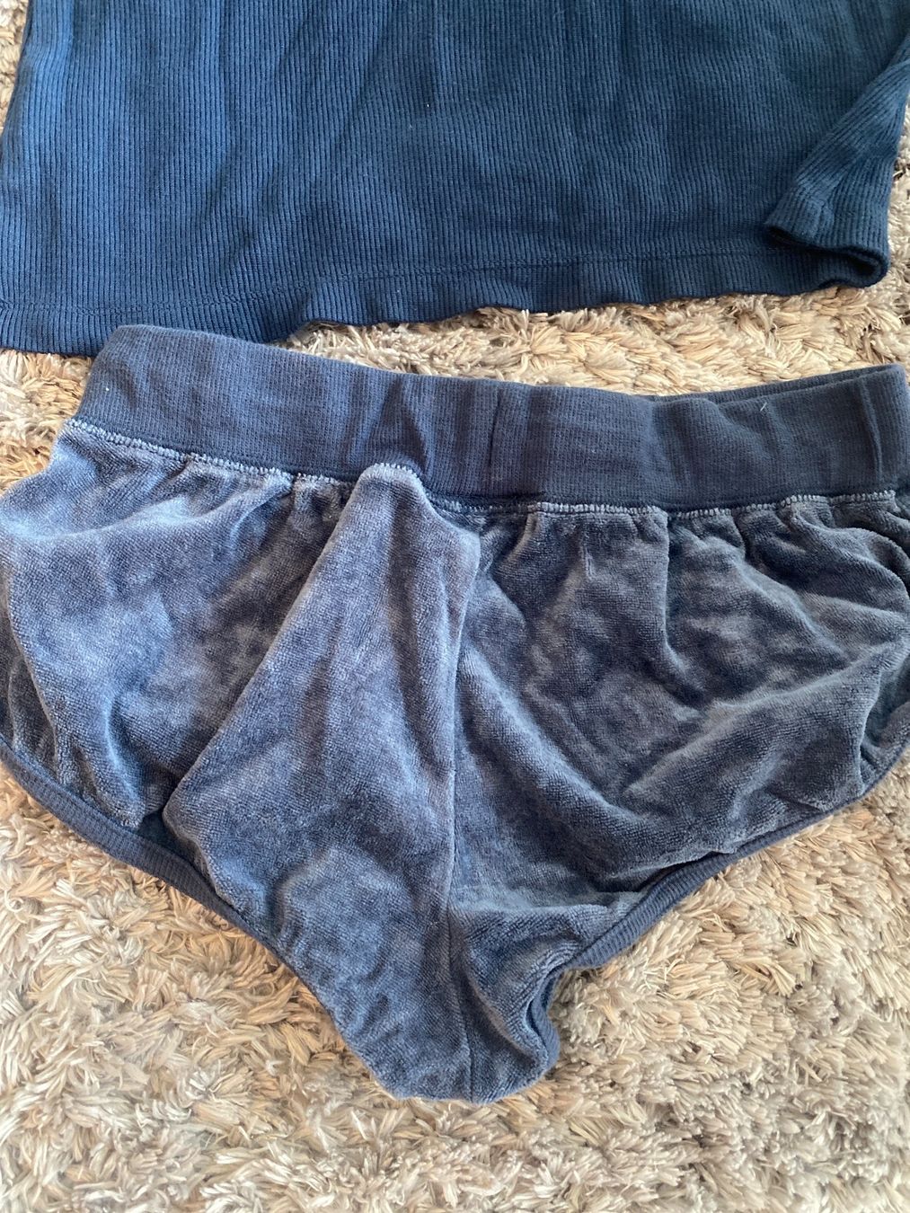 Lotti di vestiti: Set top e Shorts – Usato da Zürich venduto da lcl_r88r 3