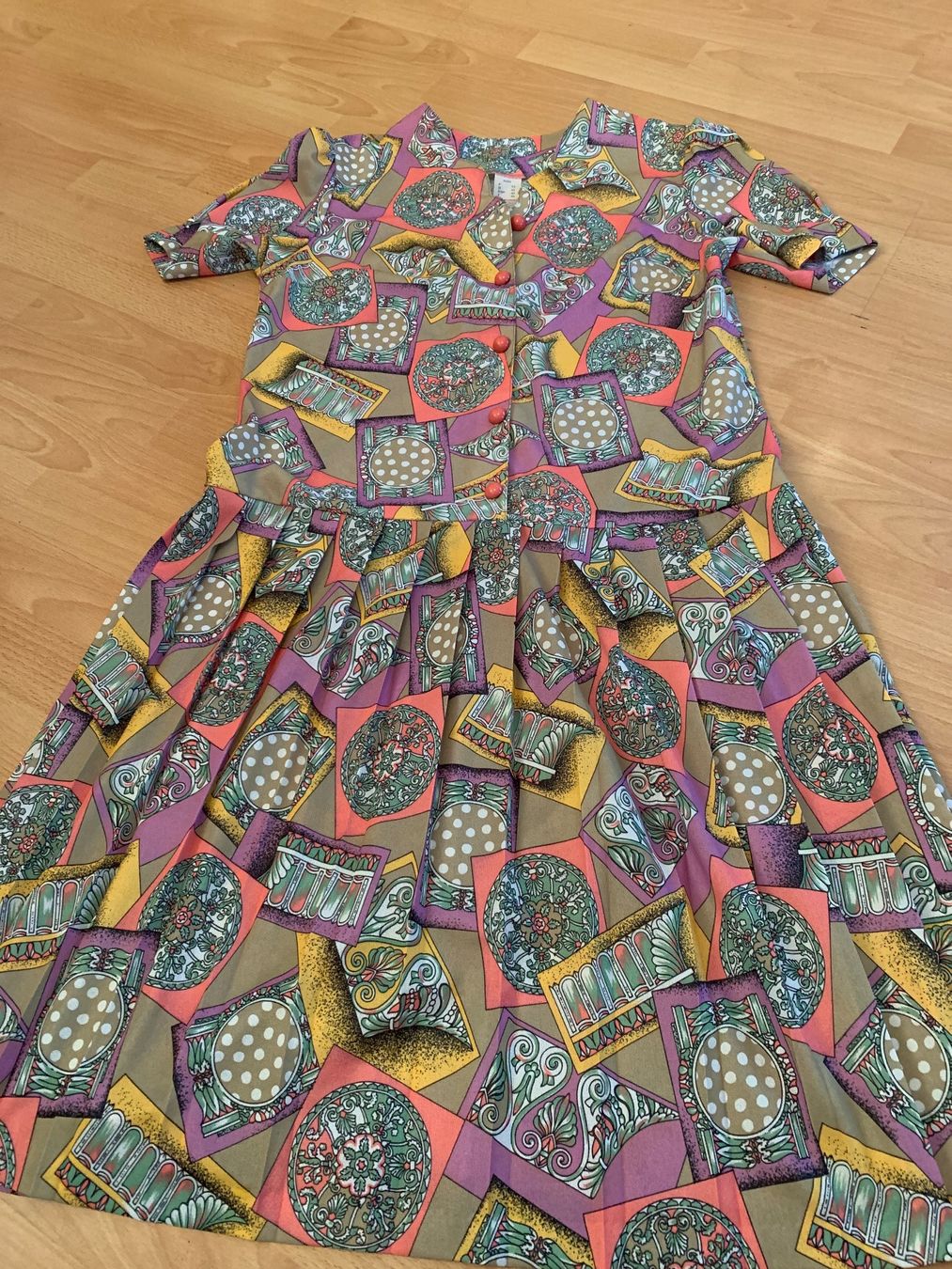 Vestiti: Jolie robe vintage taille 42-44 – Usato da MEYRIN venduto da Gwendo10