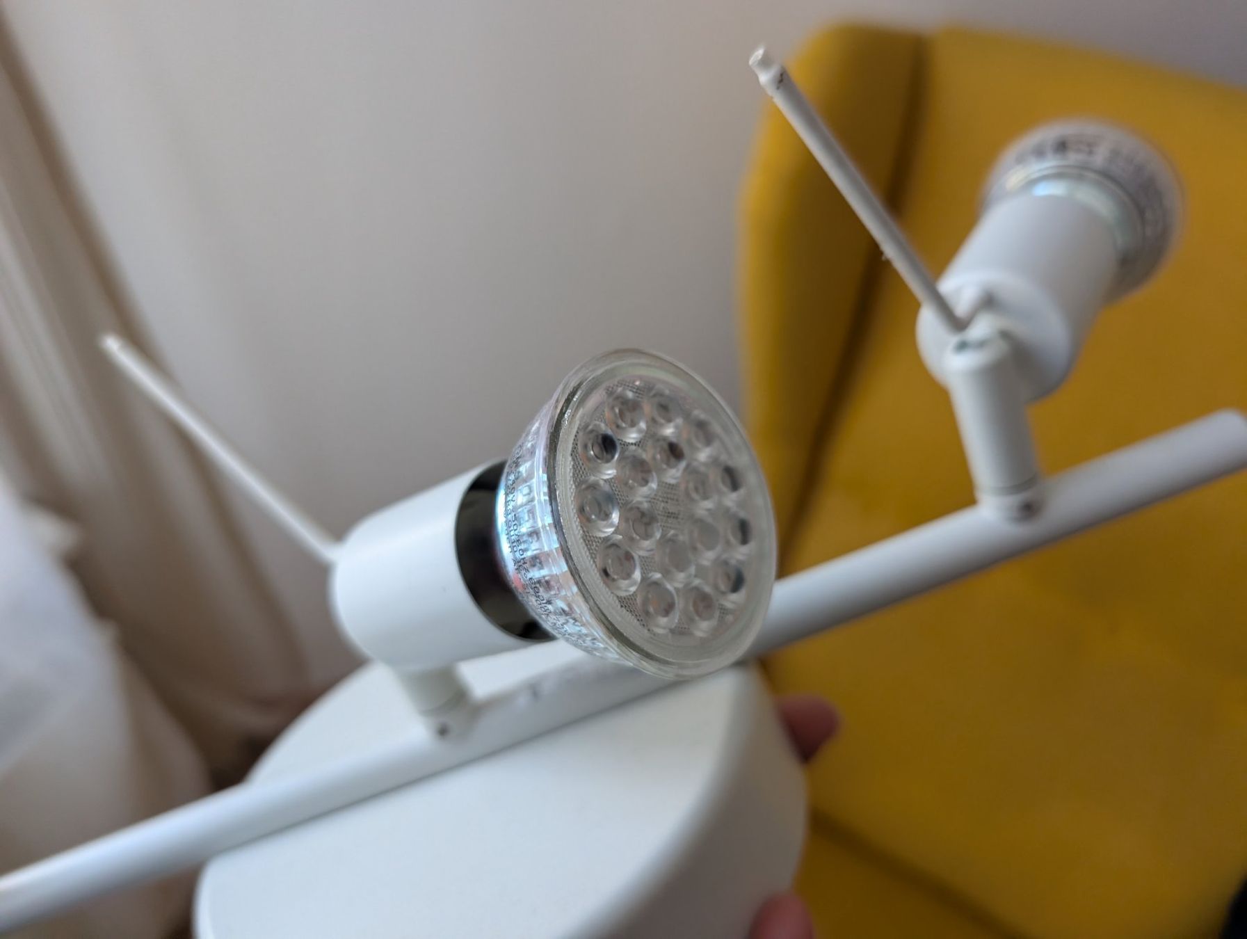 Lampadari & plafoniere: Weisse Deckenlampe mit drei Strahlern, Spots – Usato da Luzern venduto da f.myosotis 1