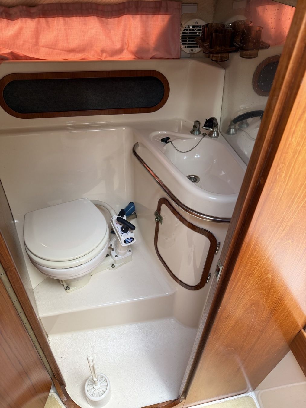 Draco Barche: DRACO 2500 CRYSTAL HAFENPLATZ – Usato da Avenches venduto da BOOTTRANSPORTE 3