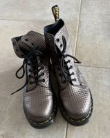 Dr. Martens Pascal Boots Gr. 38, Metall-Look