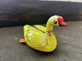 Blechspielzeug Ente mit Aufziehschlüssel, gelb, CHF 1
