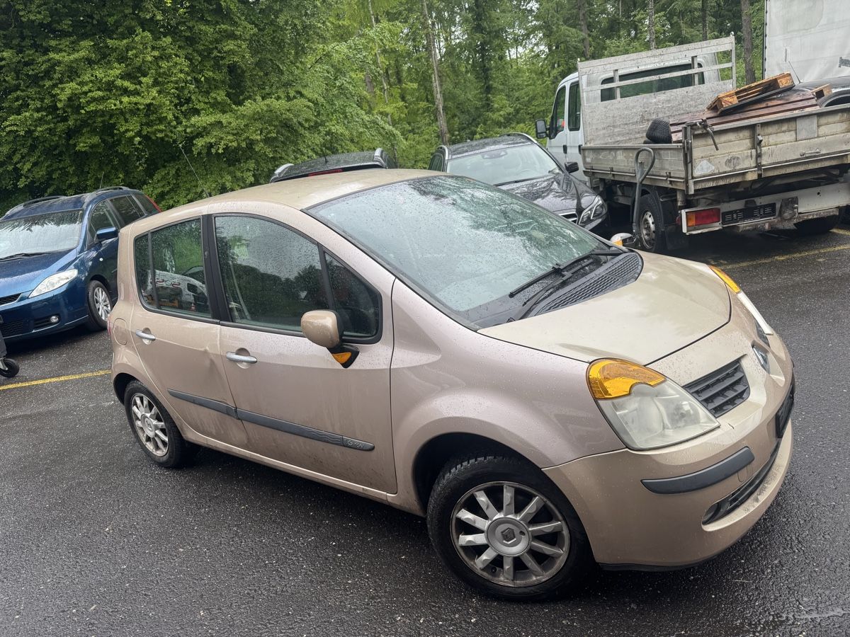Renault Automobili: Renault Modus – Usato da Lonay venduto da PancheChakalov