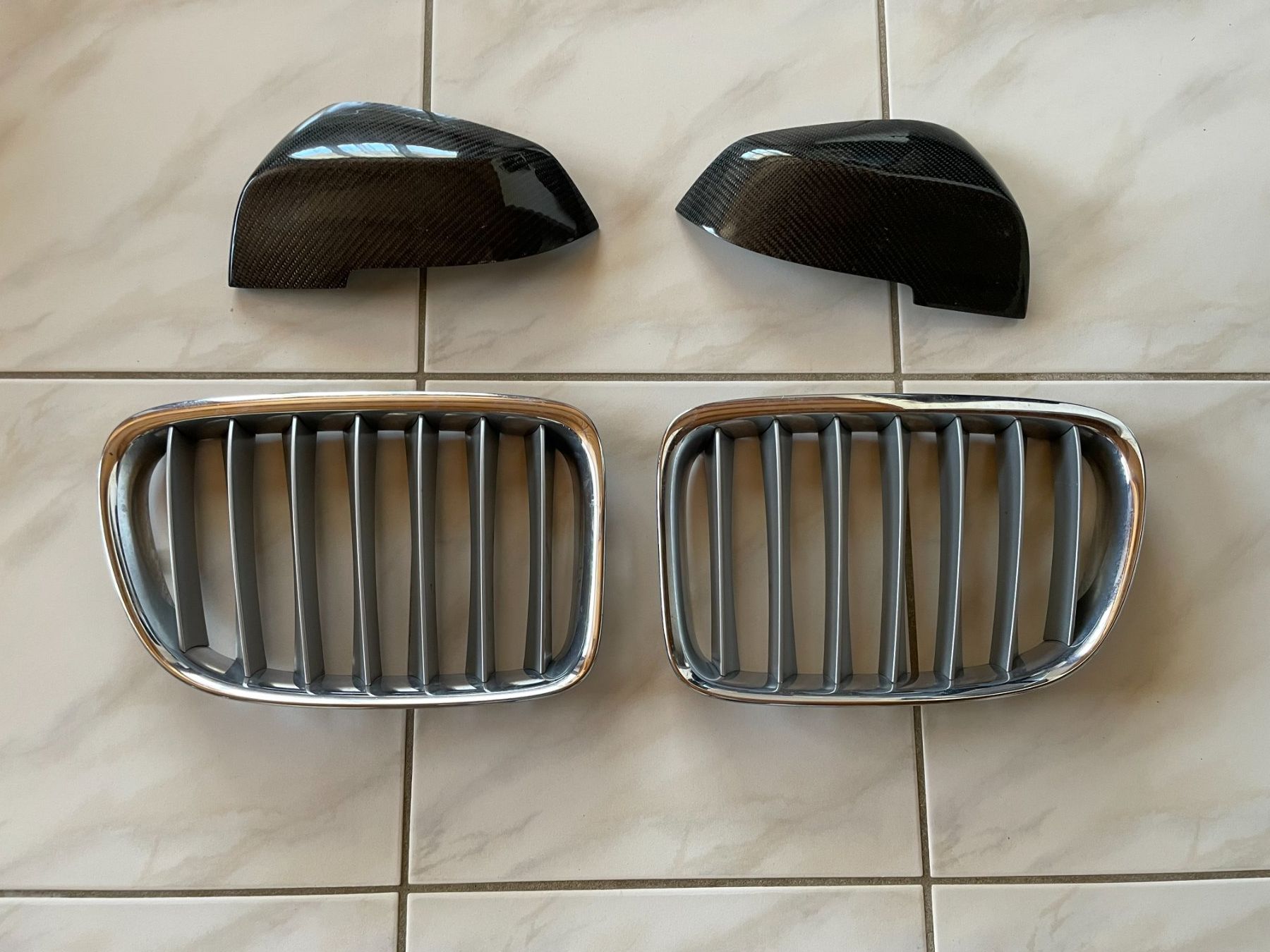 BMW Tutti pezzi di ricambio auto: BMW X1 E84 SPIEGELKAPPEN / Front Kühlergrill Chrom – Usato da Auw venduto da Neo_z2rq