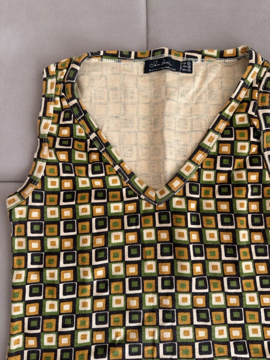 Top: Tanktop – Usato da Benglen venduto da Jumanah 2