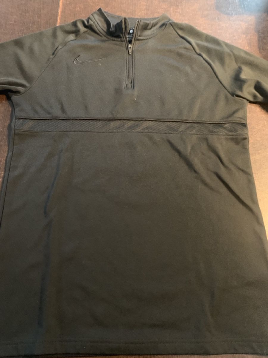 Nike Maglioni & Felpe: Pull Nike idéal pour le sport taille 146/158cm – Usato da Domdidier venduto da qatar1973 4