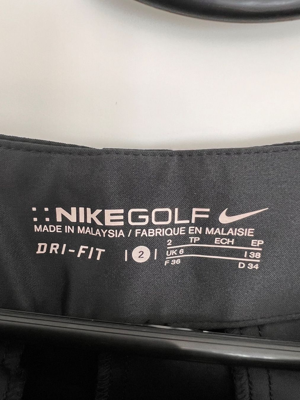 Pantaloni: Neue Nike-Golfshorts – Nuovo (secondo la descrizione) da Zürich venduto da Cdefinitiv 2
