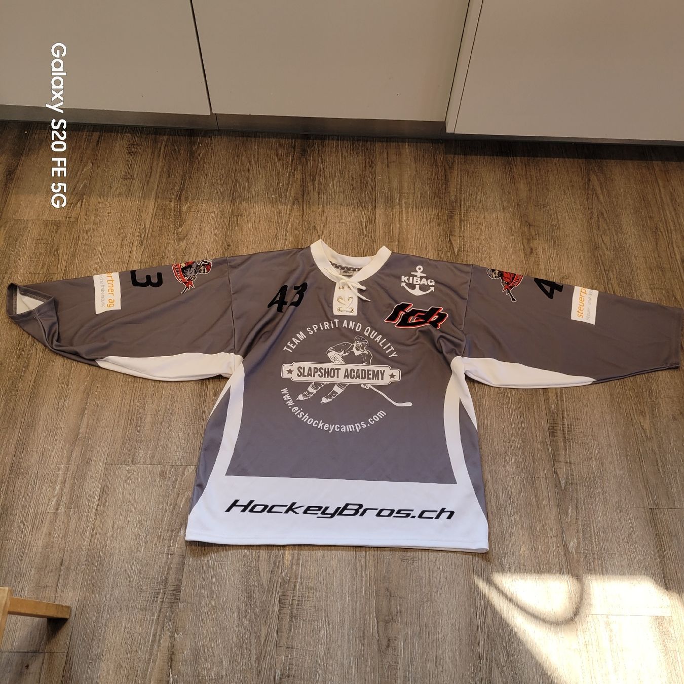 Canottiere & Pantaloni: 2 Eishockey Sportshirts in Grösse M – Usato da Niederbuchsiten venduto da klengyel 5