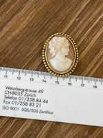 Broche camée ovale profil femme style classique comme photo 