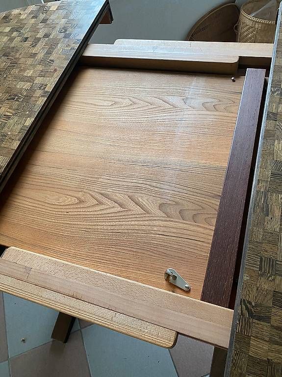 Tables: Esstisch oval – D'occasion à Cortaillod par hel_fj6b 1