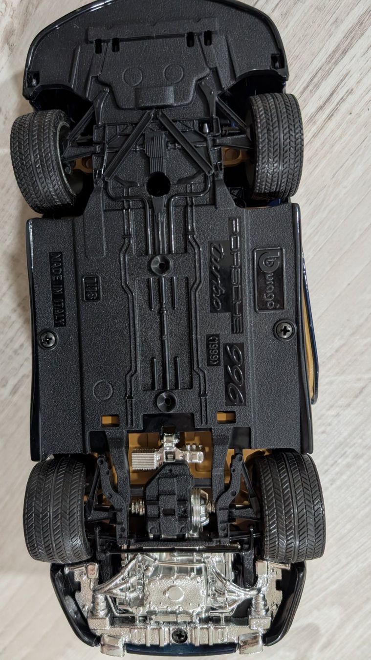 Bburago Modellini d'auto: Burago Porsche 996 1/18 – Usato da Rohrbach venduto da Zidane6 2