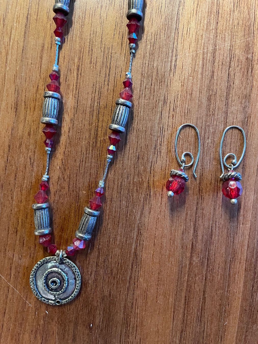 Catenine: Rote Halskette mit Ohrringen, Modeschmuck, Herbst Look – Usato da Mettmenstetten venduto da zum123