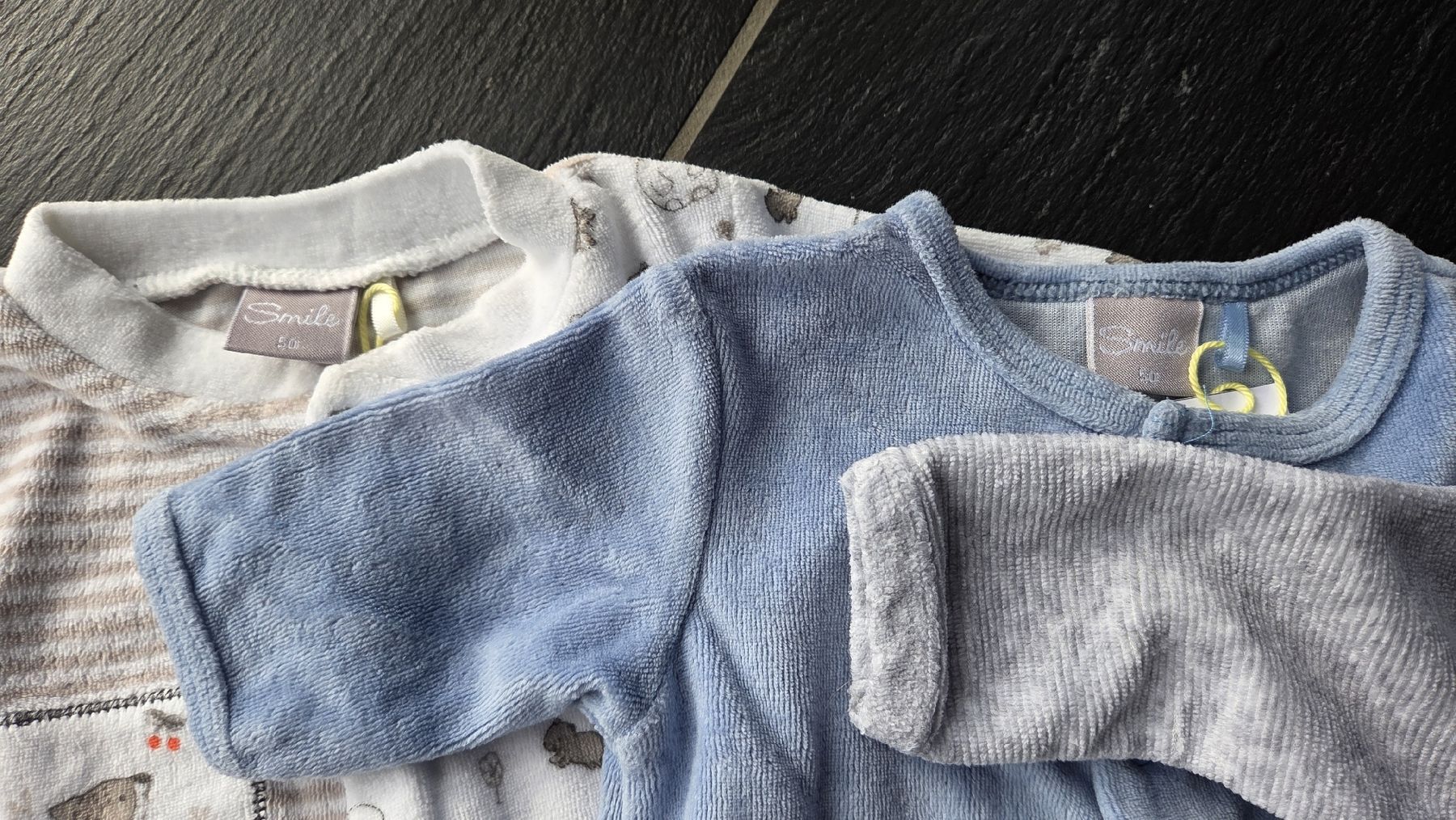 Kleiderpakete & -sets: 3er Set Baby Schlafanzüge, Grösse 50, unisex – Gebraucht aus Baar von nic-schwalbe 2