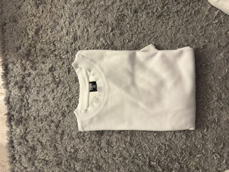 Weisses T-Shirt ungetragen