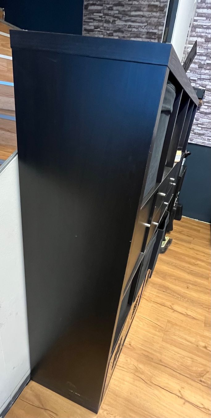 Ikea Scaffali: Dunkles Holz Regal mit 16 Fächern, Kallax Regal – Usato da Wil SG venduto da M.Sakiri 5