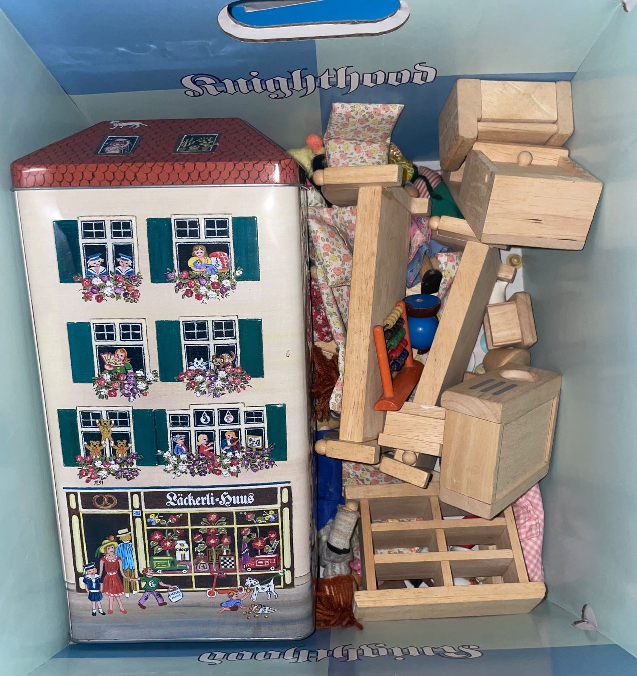 Maisons & Meubles de poupées: Puppenhaus – D'occasion à Basel par lia_brr2 2