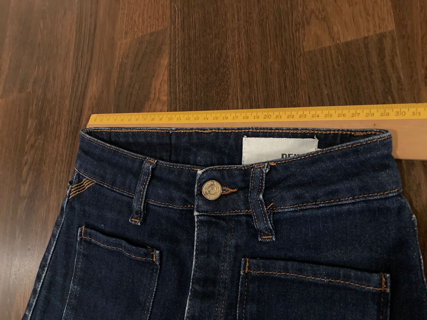 Jeans: Jeans Reiko Grösse 23 – Usato da Zürich venduto da Bopenyang98765 2