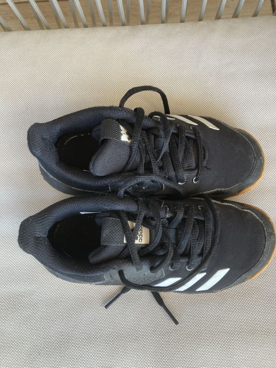 Adidas Scarpe per ragazzi: Adidas Hallenschuh Gr 30 – Usato da Walchwil venduto da LJS1982 2