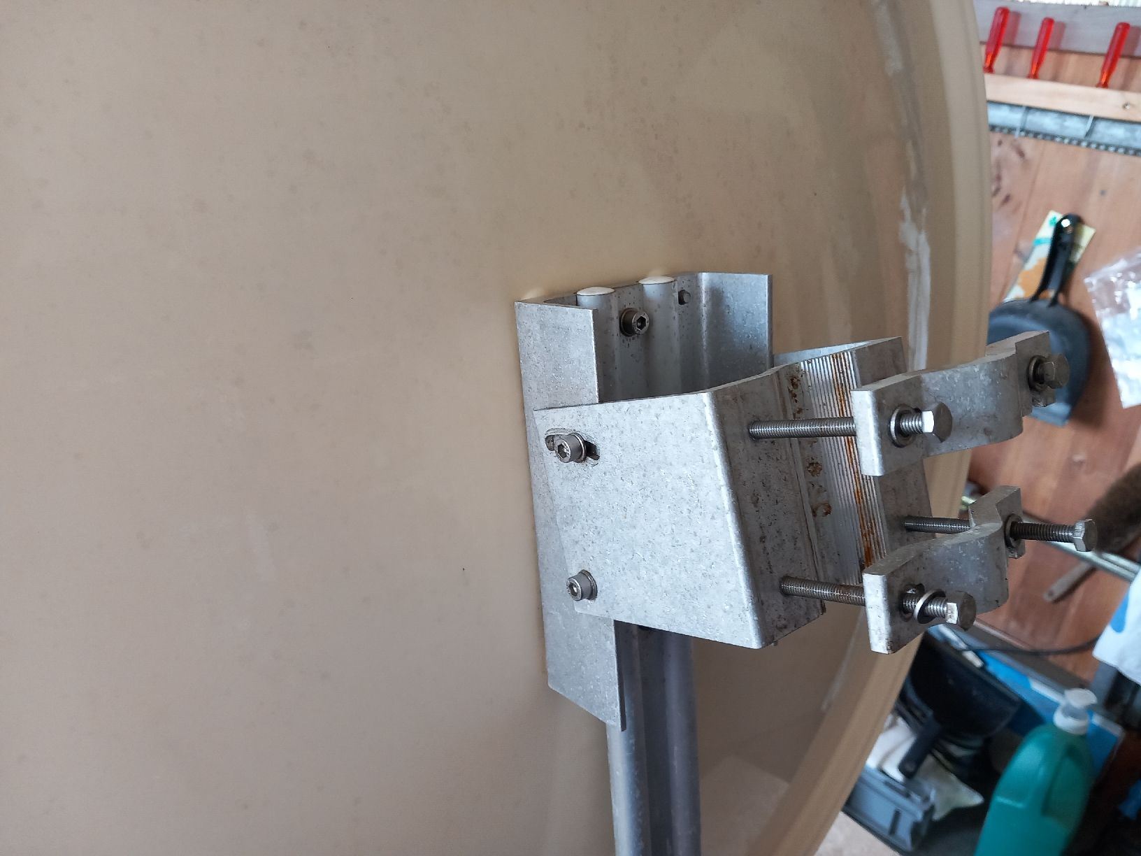 Schalen: Satelitenschüssel mit 2 LNB  80cm – Gebraucht aus Brittnau von Rossweider 3