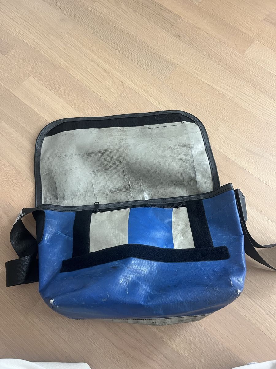 Freitag Borse: Freitag Tasche Blau-Weiss Gross – Usato da Meilen venduto da jes_c25c 4