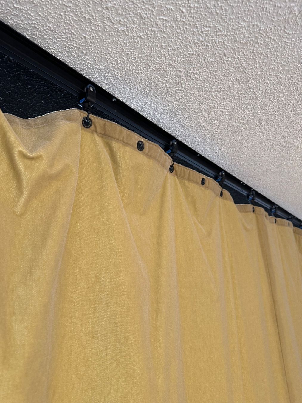 Tende: VORHANG - BÜHNEN VELOUR #11 – Usato da Zürich venduto da NIKI777 2