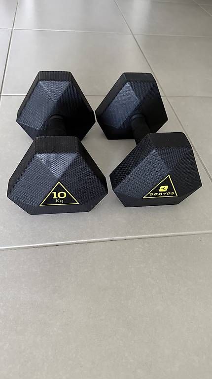 Manubri & Pesi: 10kg Hanteln – Usato da Männedorf venduto da thedarkline