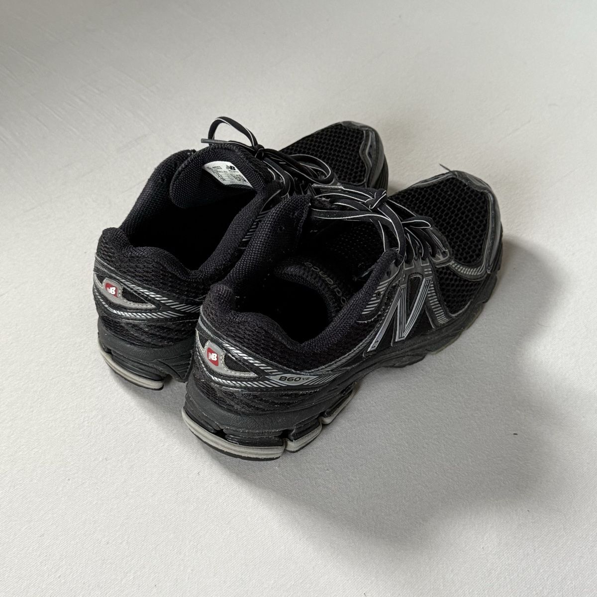 New Balance Scarpe da uomo: New Balance 860 v2 44 – Usato da Bouveret venduto da Diegzzzz 1