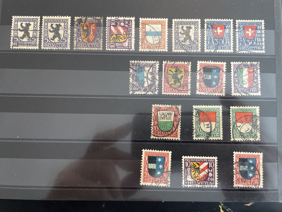 Tutti i francobolli: Abart 18 Briefmarke Top Lot – Usato da Muri AG venduto da Briefmarke-Schweiz