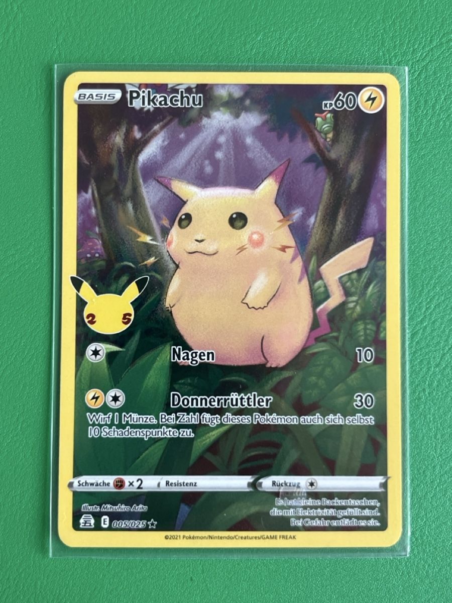Pokémon Cartes à collectionner: Pokemon Pikachu CEL 005 Celebrations DE – Neuf (Voir description) à Lommiswil par diti_89