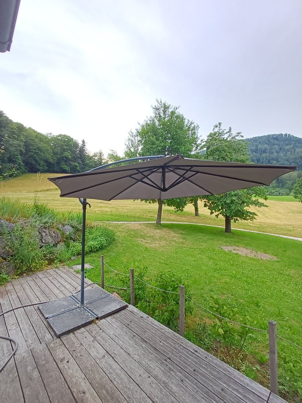 Parasols: Sonnenschirm 280 cm – D'occasion à Laupersdorf par ginaelio