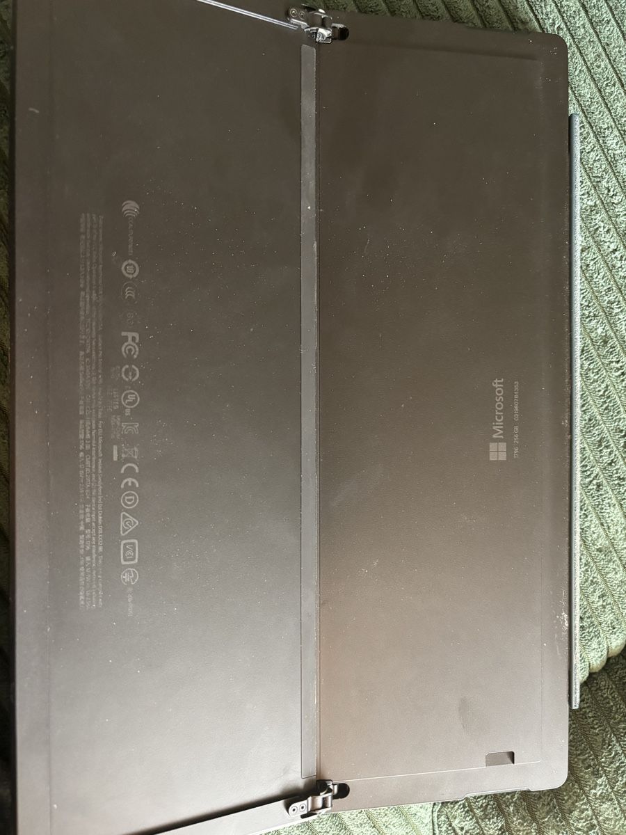 Microsoft Tablet PC: Microsoft Surface 6 Pro inkl. Stift und Tastatur – Defekt aus Zuchwil von rw_99 2