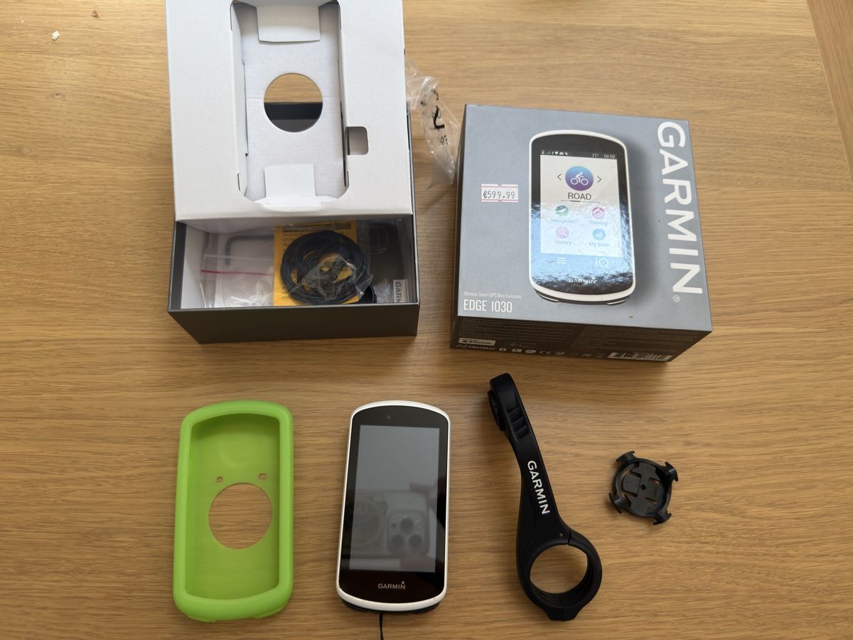 Garmin Ordinateurs & app. de mesure: Ciclocomputer GPS Garmin Edge 1030 ottimo stato – D'occasion à Sils/Segl Maria par Sevenik 1