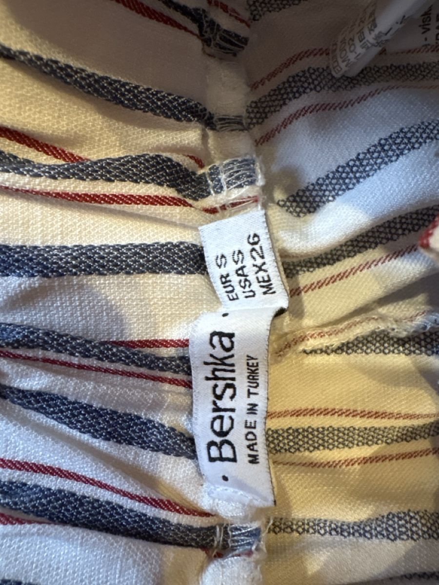 Bershka Pantaloni: Gestreifte Shorts – Usato da Affoltern am Albis venduto da tam_5vn5 2