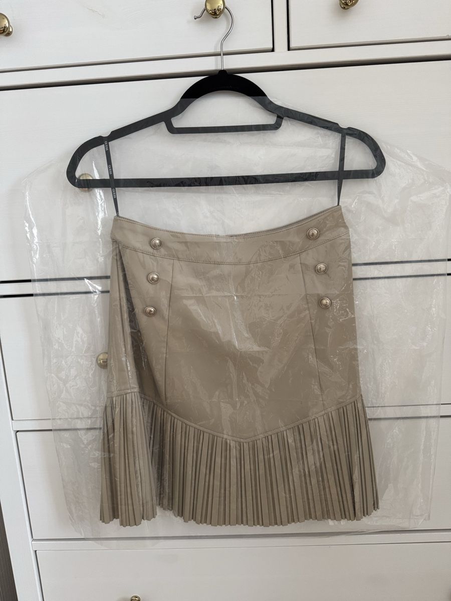 Guess Gonne: Guess Kunstleder Rock beige Gr. S – Usato da Schlieren venduto da itsquality