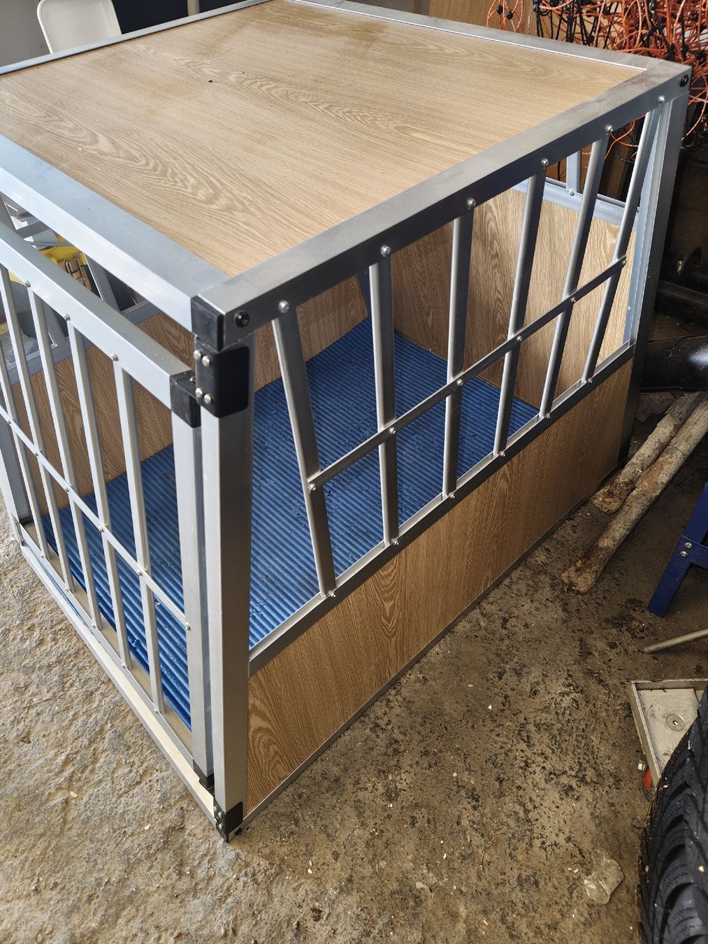 Cucce & Letti: Hundebox für Auto  – Usato da Menziken venduto da Dragon-Fuchur 2