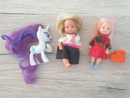 2 kleine Puppen 1 Pony