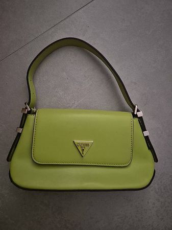 Petit sac vert GUESS