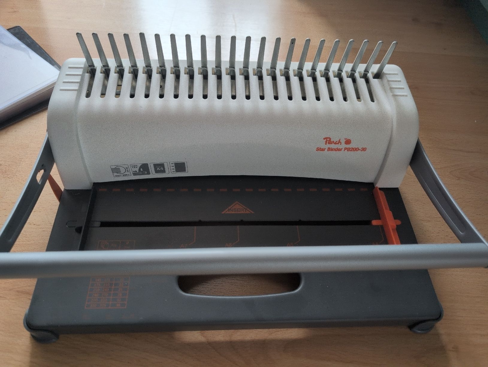 Macchine rilegatrici: Relieuse peach satar binder PB200-30 – Usato da Le Locle venduto da Brozot