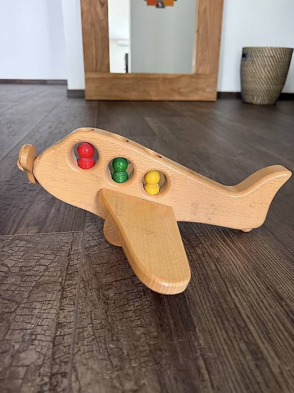 Spielzeuge: Pastorini Holz-Flugzeug – Gebraucht aus Gibswil von mel_x5qv
