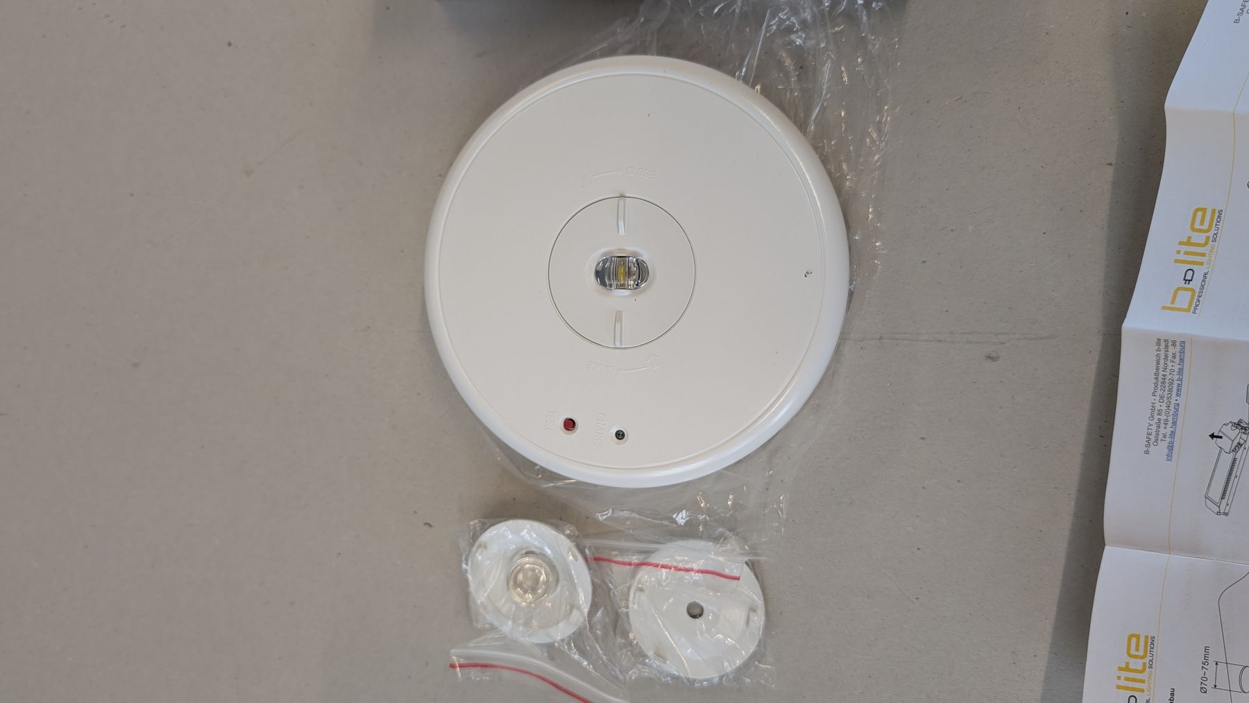 Lampade: Sicherheitsleuchte / Notleuchte AP – Nuovo e nell'imballaggio originale da Volketswil venduto da mar_c5pv 3