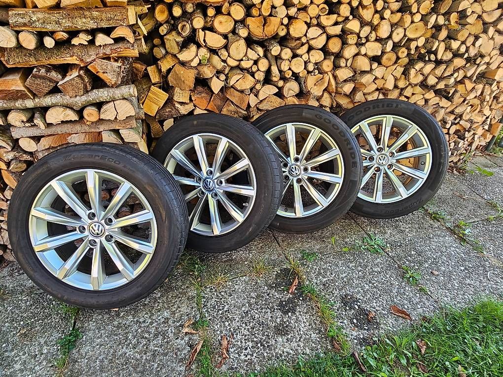 Pneus & Roues: Räder kpl. VW Passat – D'occasion à Ernetschwil par 8725