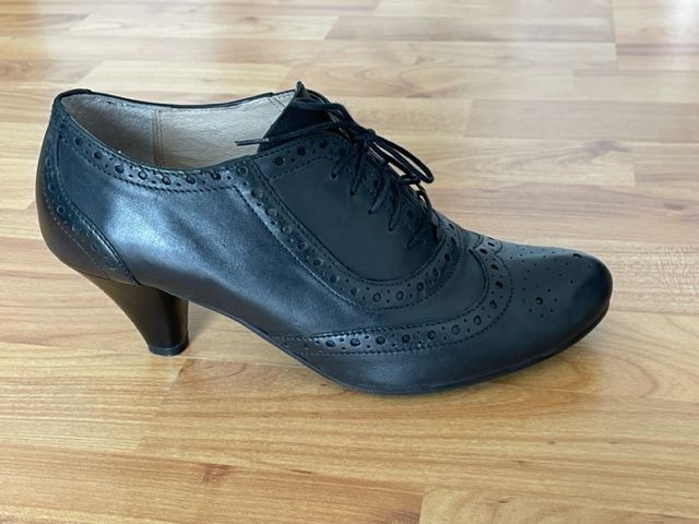 Scarpe da donna: Leder Halbschuhe, Absatz 5.5 cm, Grösse 39 – Usato da Niederweningen venduto da sho_mb8y 1