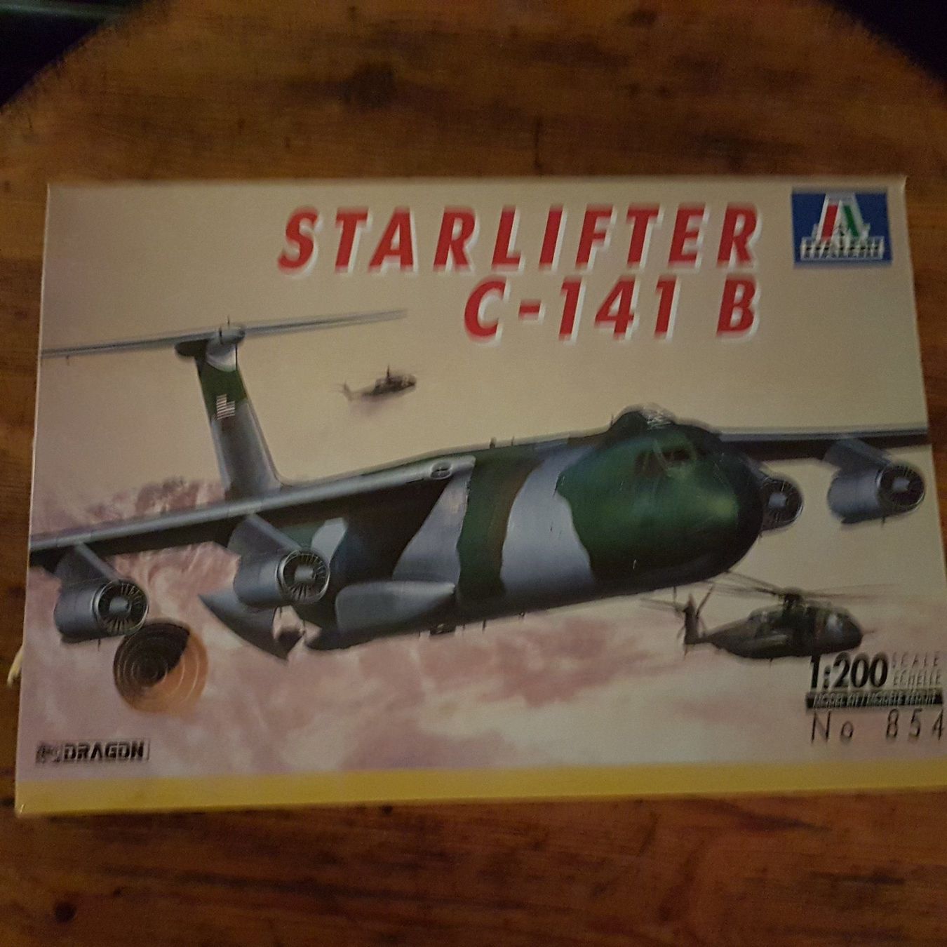 Italeri Kit di modellismo & Modellini statici: Italeri 1/200 Lockheed C-141B – Nuovo (secondo la descrizione) da Bern venduto da causa67
