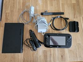 WiiU mit Zubehör und Spielen
