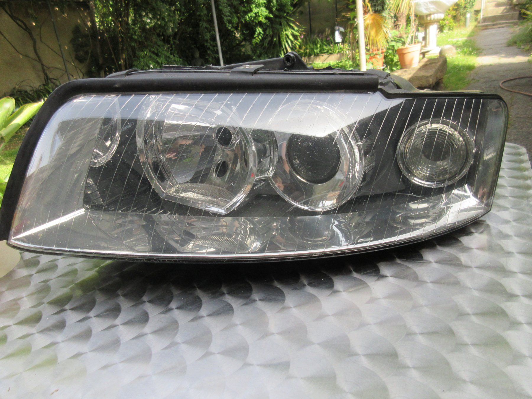 Audi Fari: Phare avant gauche Audi A4 B6 (8E2) – Usato da Champagne venduto da nan_2dwz 5