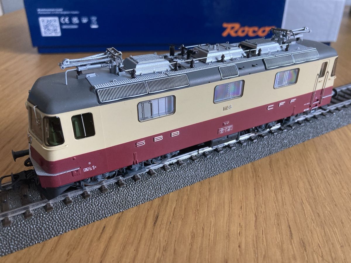 Roco Modellini di ferrovie: Re 4/4 II 11158 TEE – Usato da Winterthur venduto da Whitefish 3
